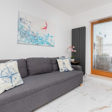 Batorego 7 Apartament With Terrace & Parking Downtown Gdynia By Renters Esterno foto