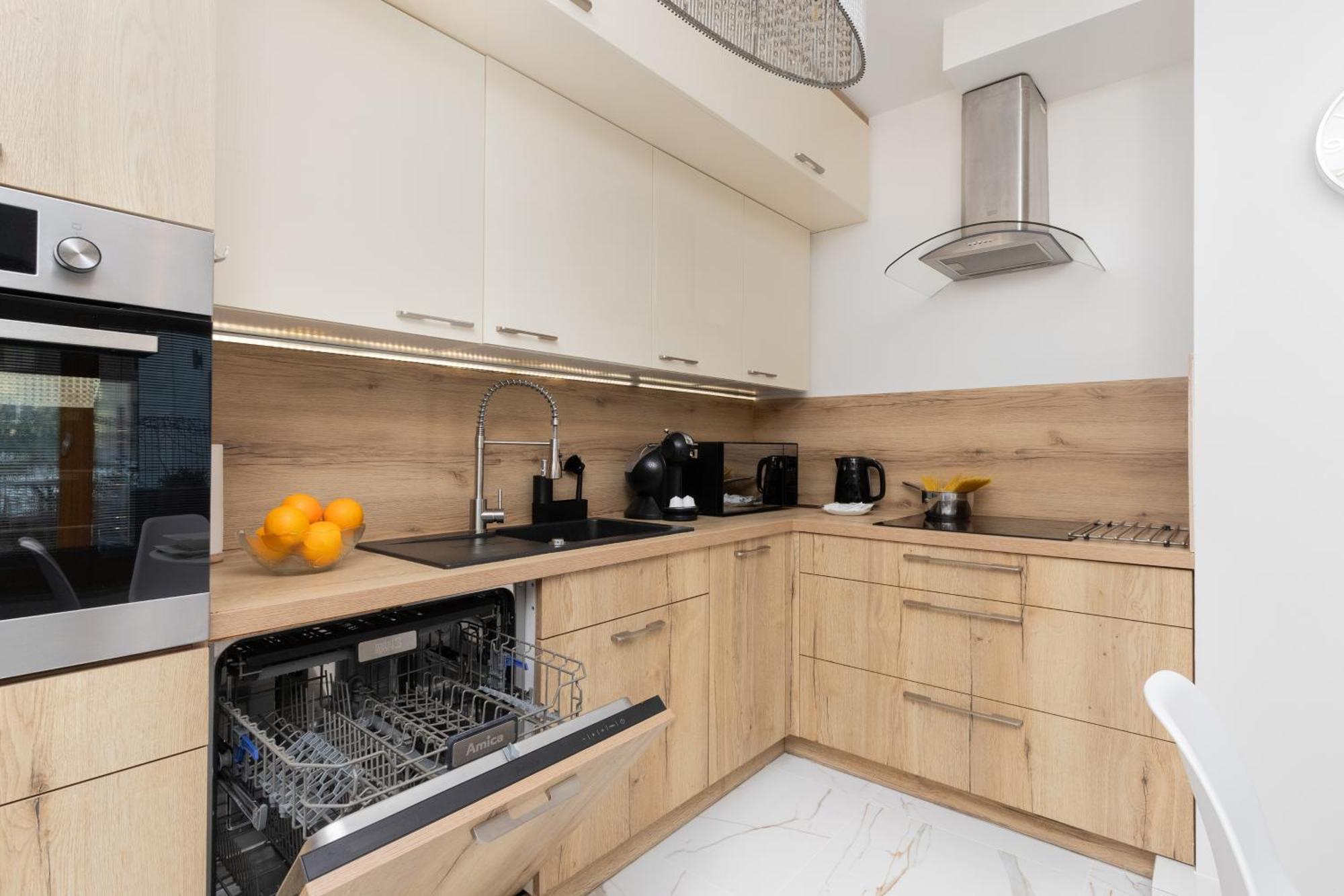 Batorego 7 Apartament With Terrace & Parking Downtown Gdynia By Renters Esterno foto