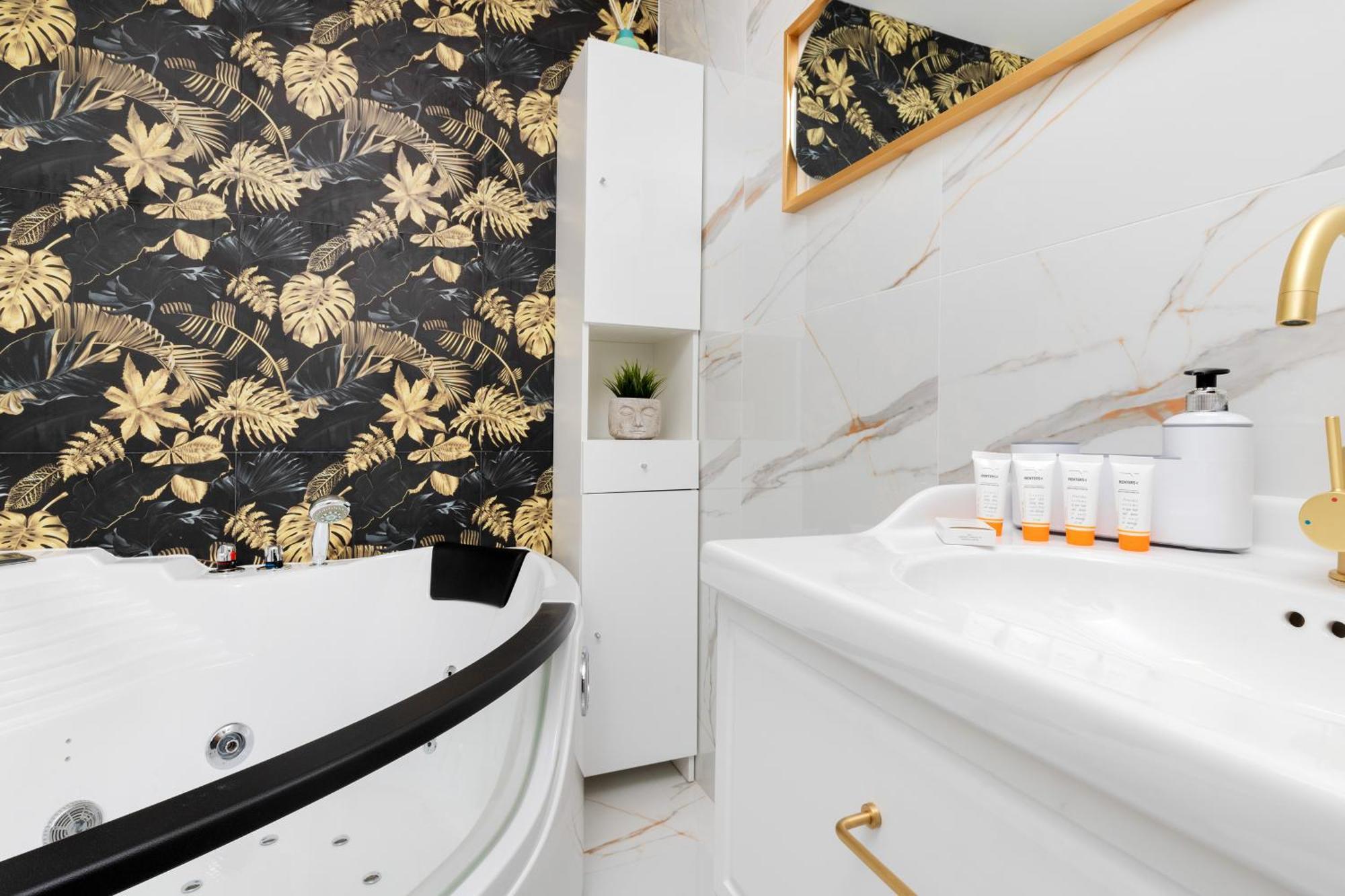 Batorego 7 Apartament With Terrace & Parking Downtown Gdynia By Renters Esterno foto