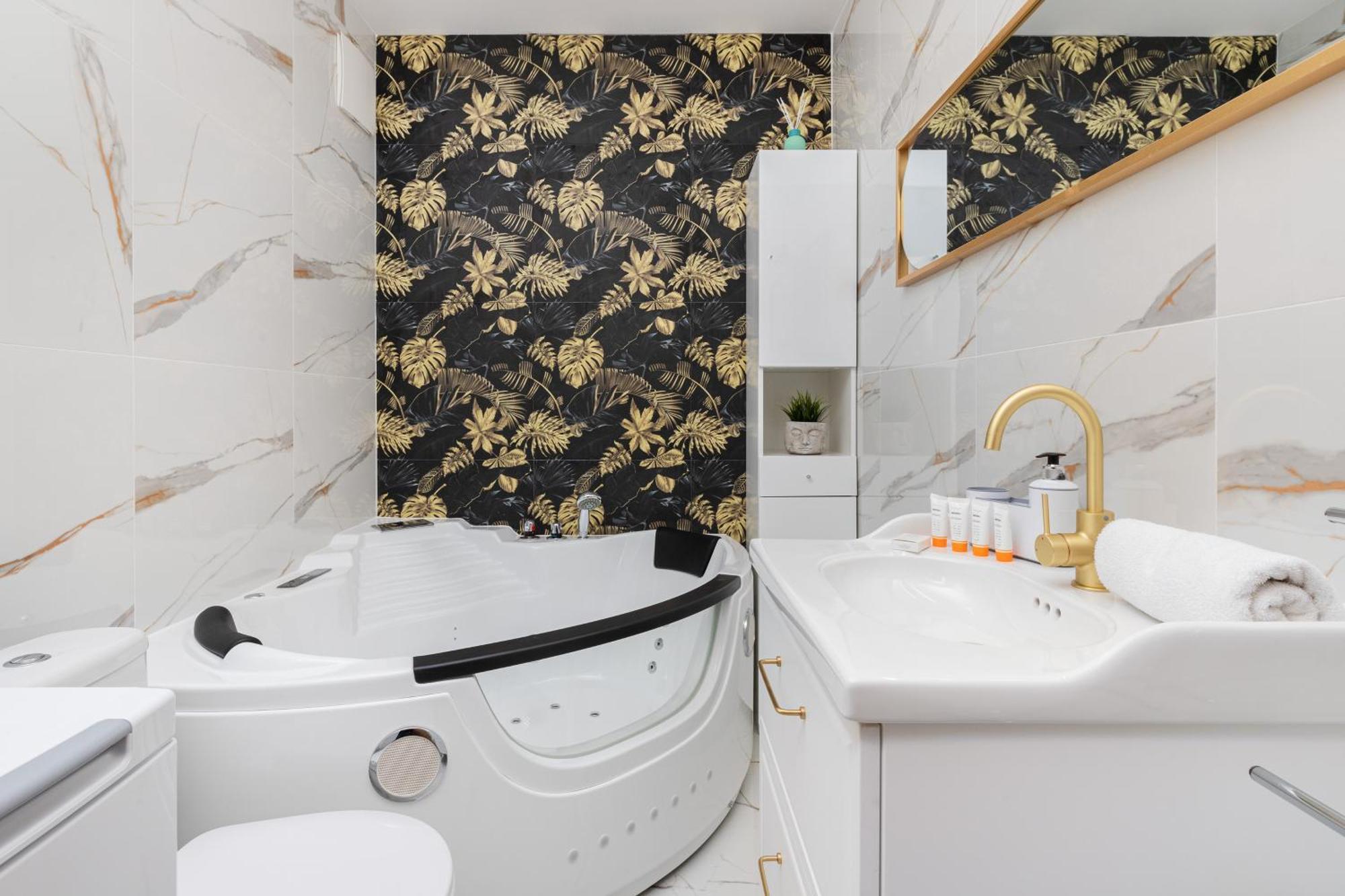 Batorego 7 Apartament With Terrace & Parking Downtown Gdynia By Renters Esterno foto